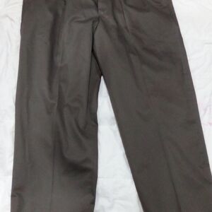 Men's Classic Khaki Chinos